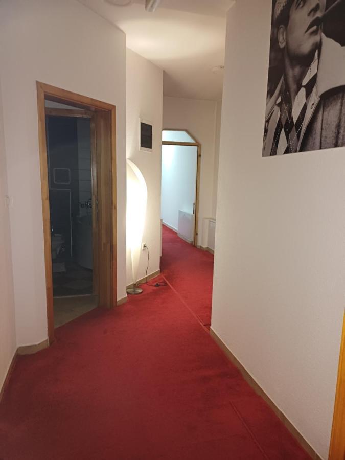 Hollywood Motel Podlugovi Luaran gambar